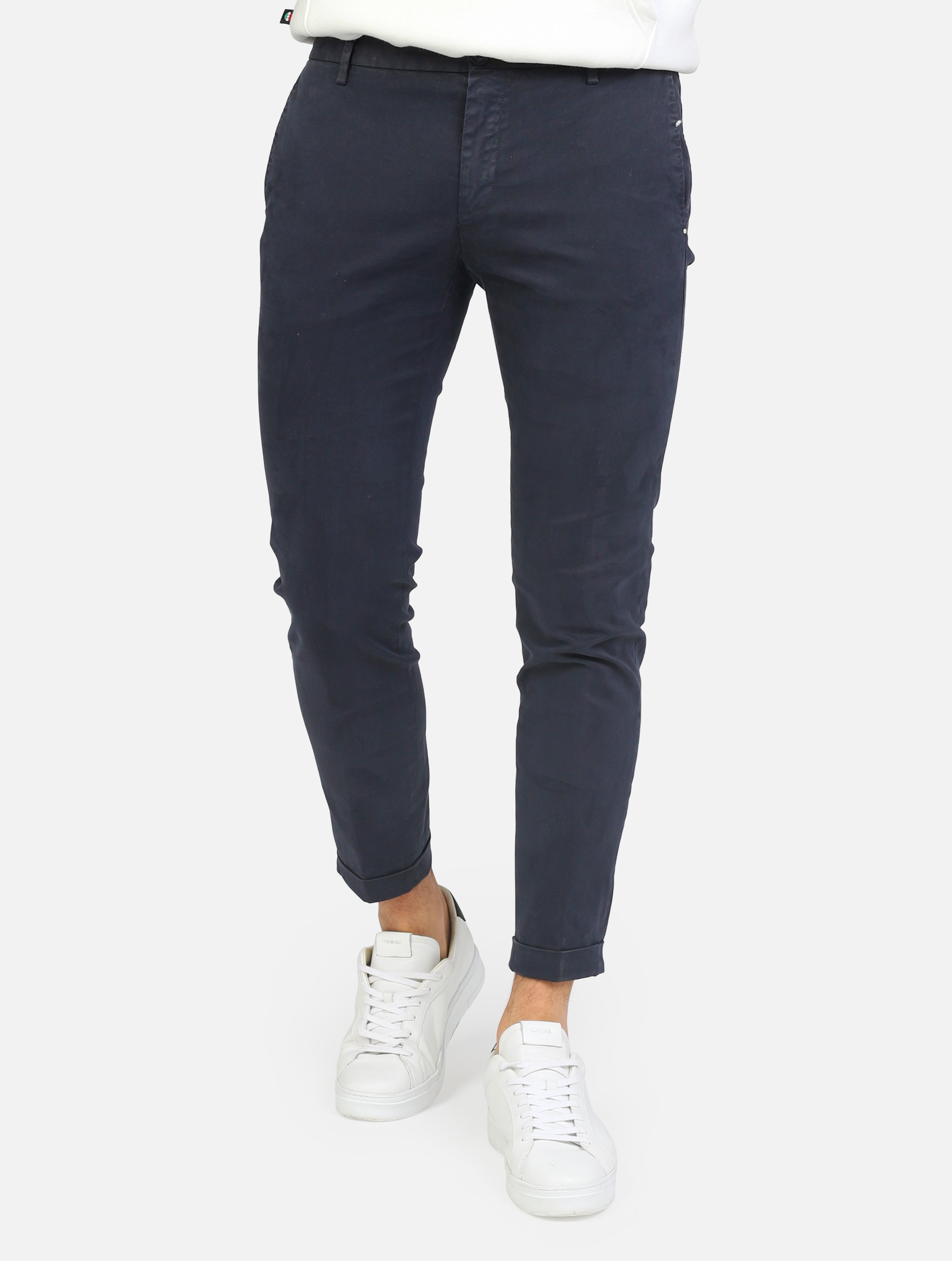 Pantalone chinos con tasche a taglio e tasche posteriori a scomparsa blu navy uomo 