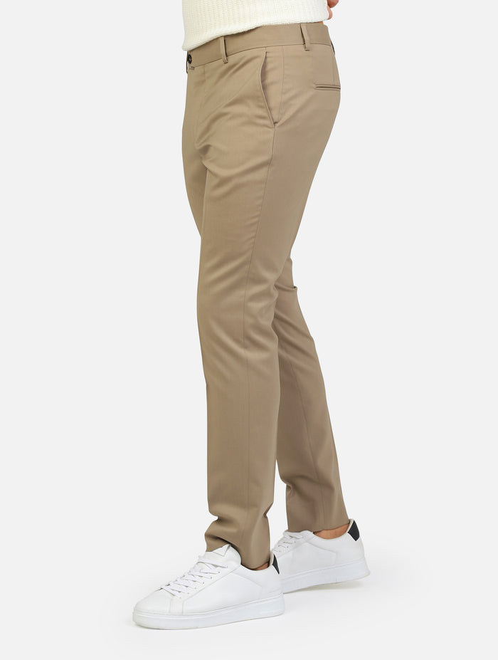 pantalone classico con chiusura a doppio bottone e zip, tasche a taglio