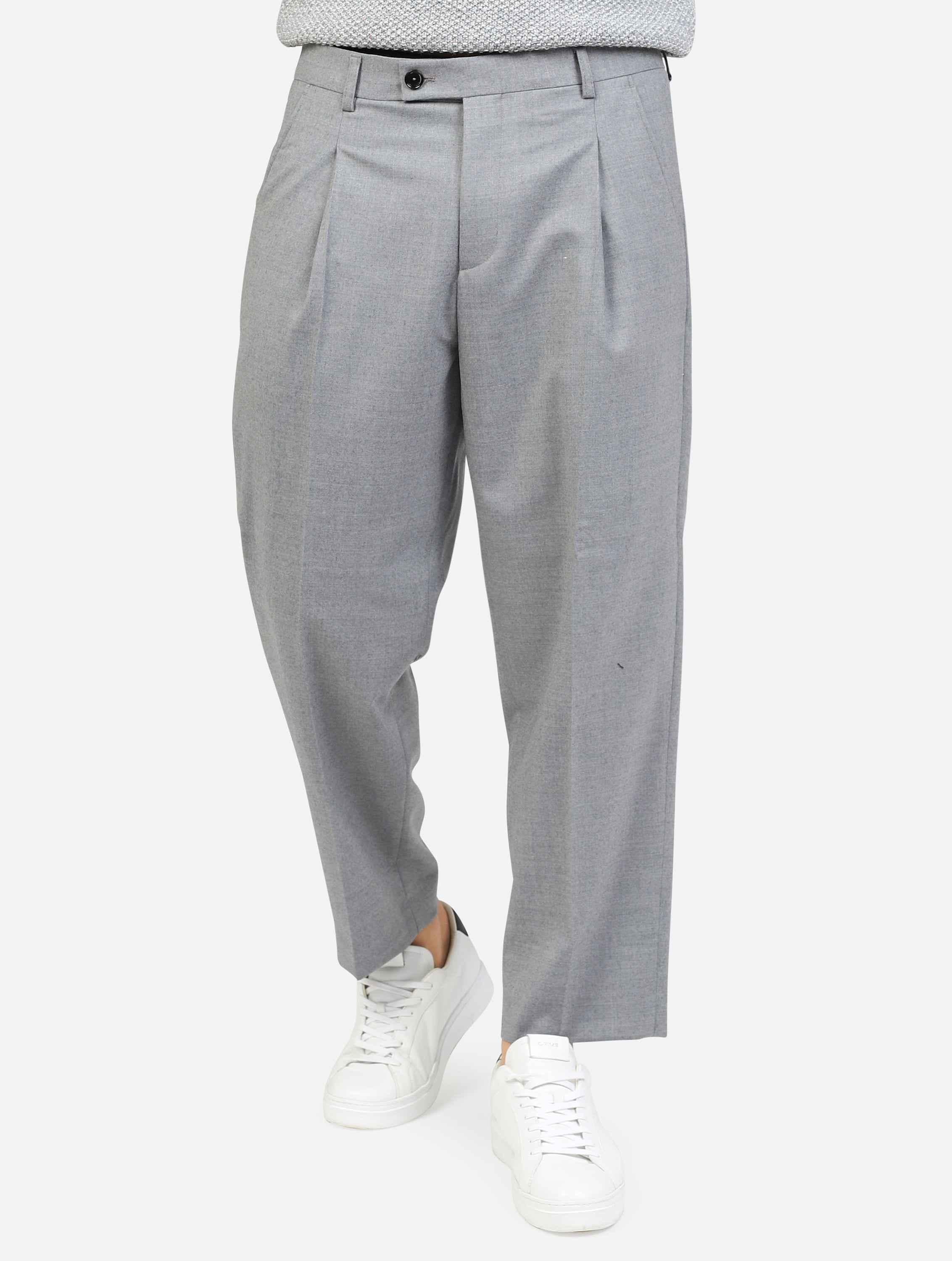 Pantalone classico con chiusura doppio bottone e zip con tasche a taglio grigio chiaro uomo 