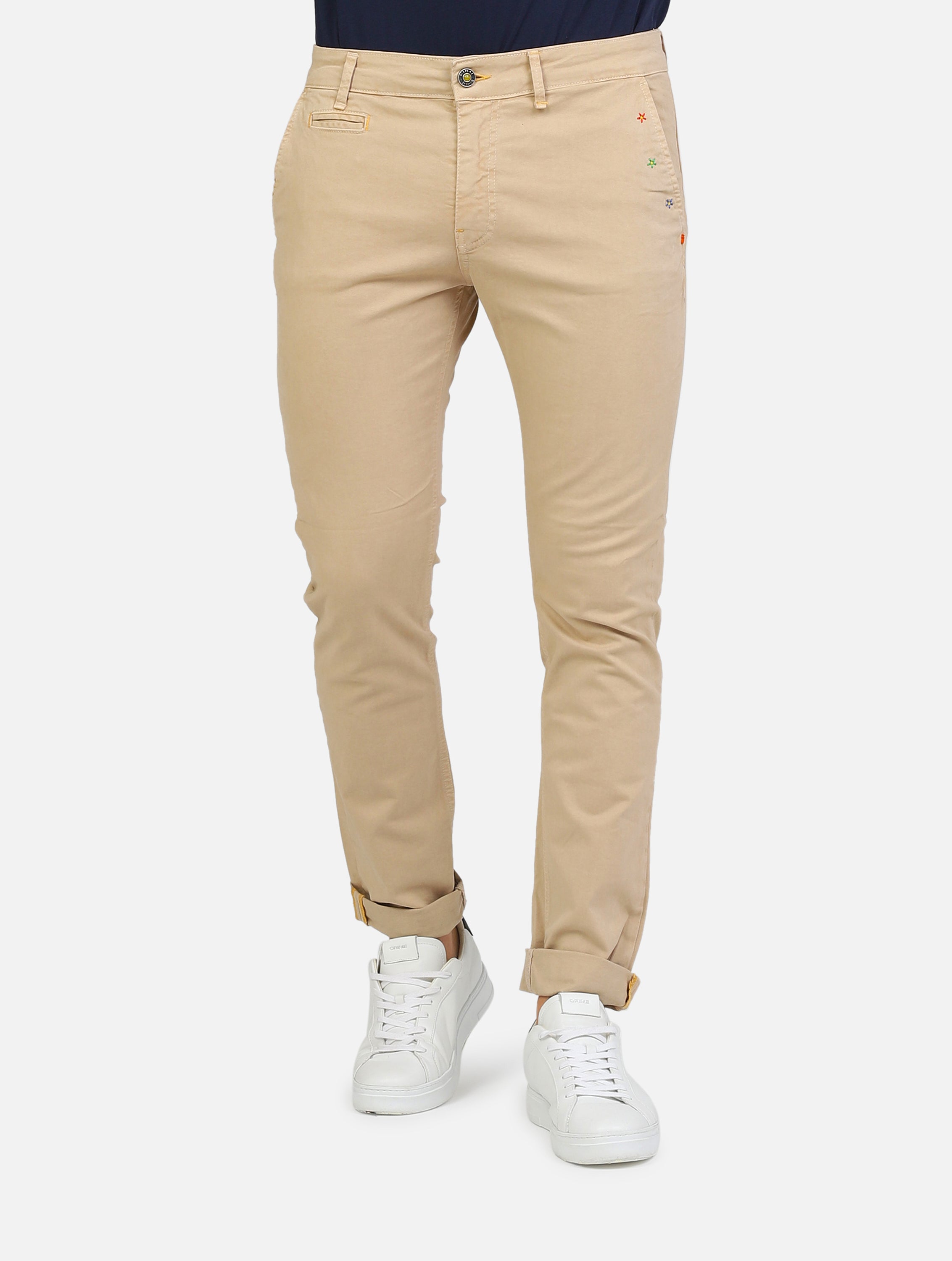 pantalone classico con tasche a taglio con ricami floreali e chiusura zip