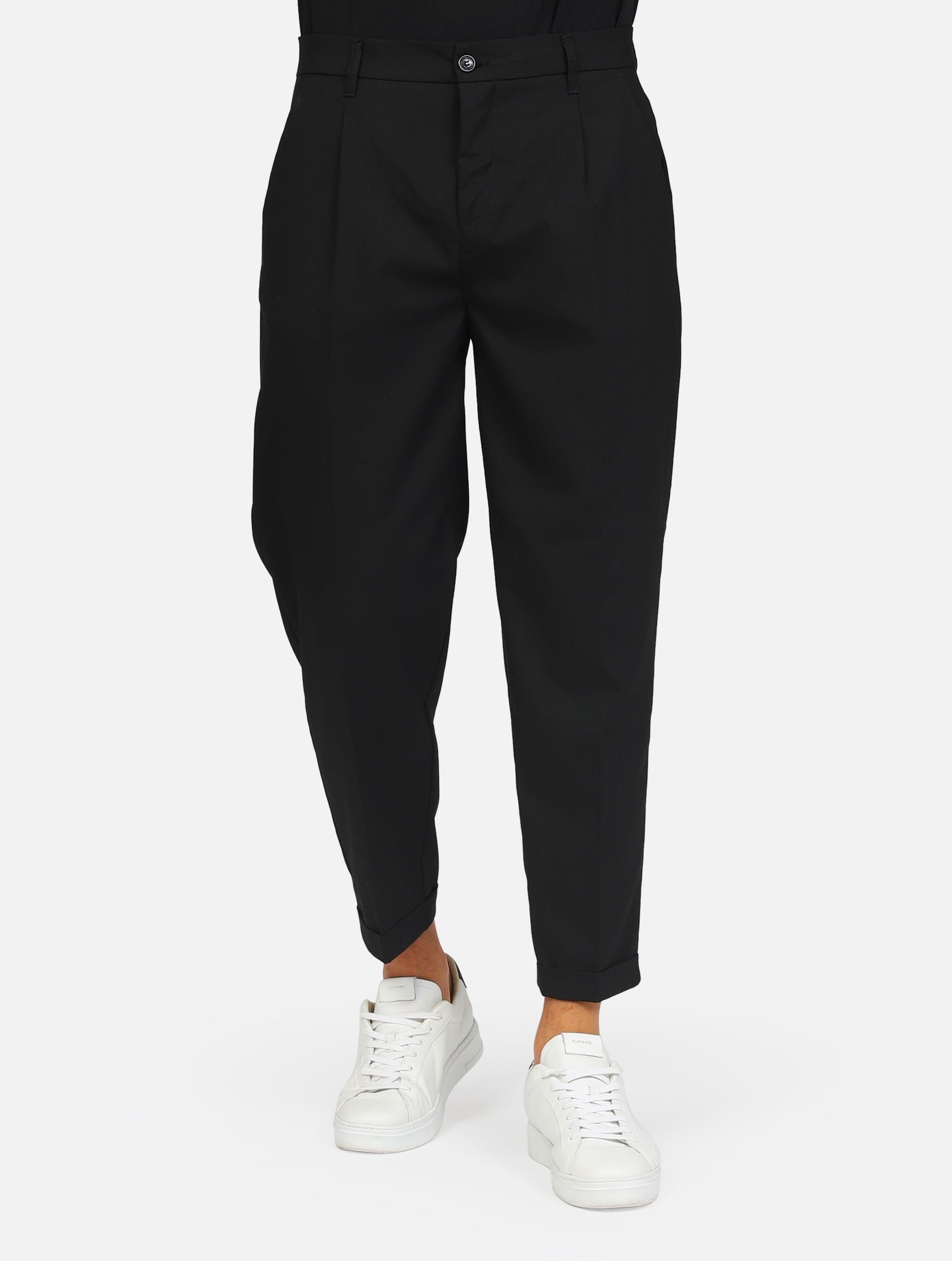 pantalone casual stretto alla caviglia