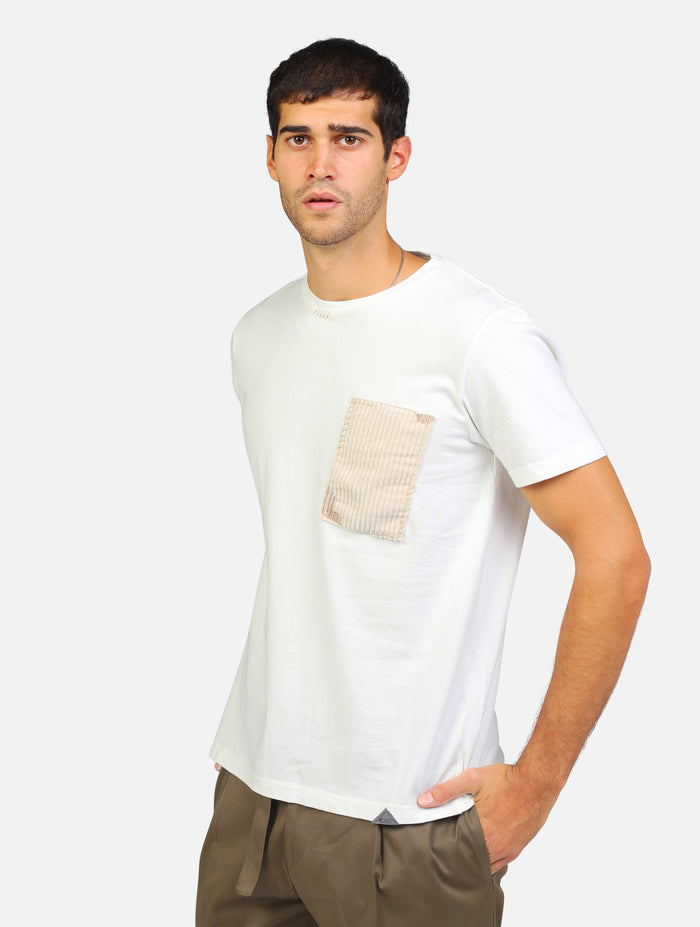 t-shirt con patch e lunetta in velluto