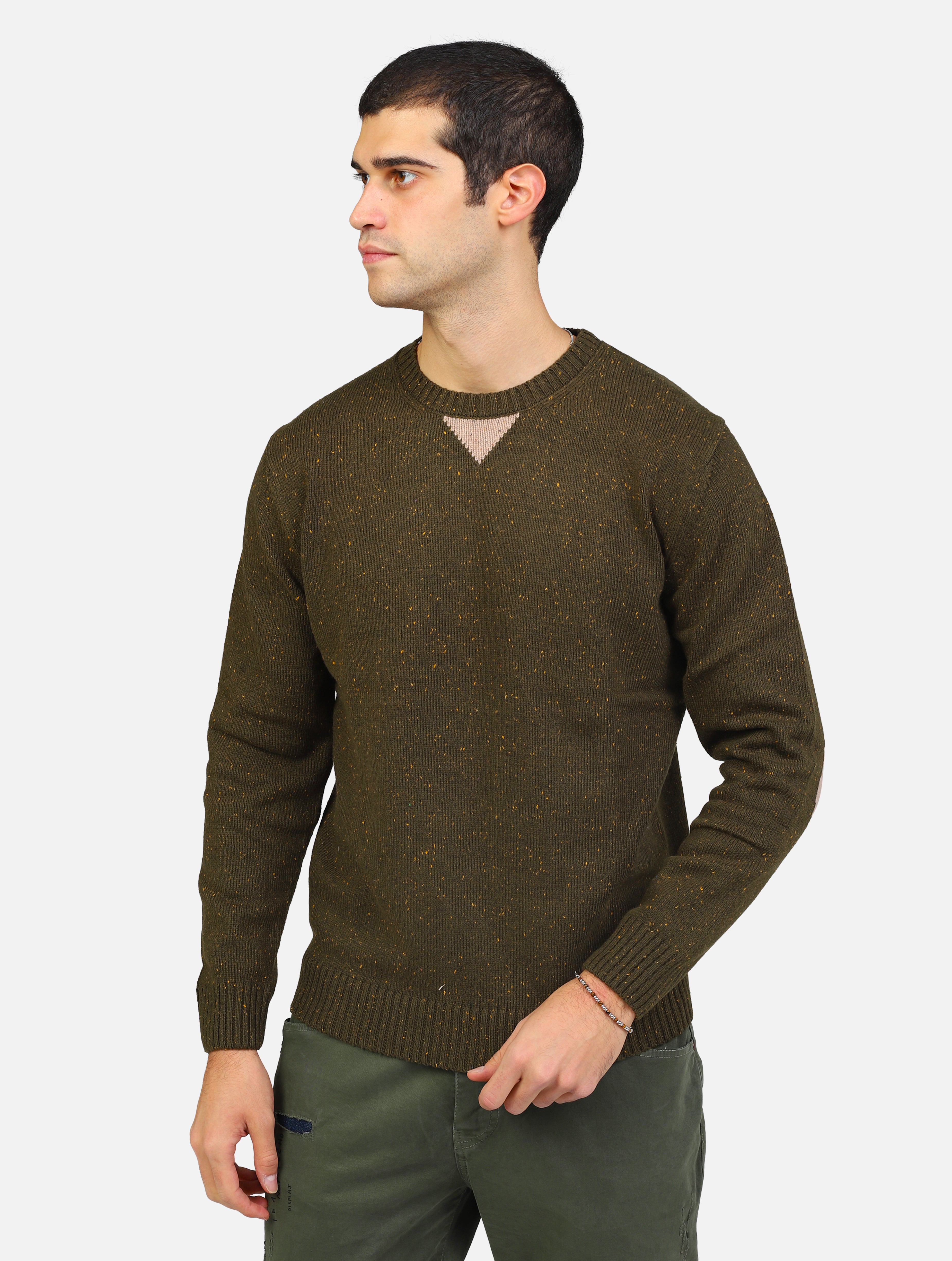 maglione girocollo filo bottonato con toppe