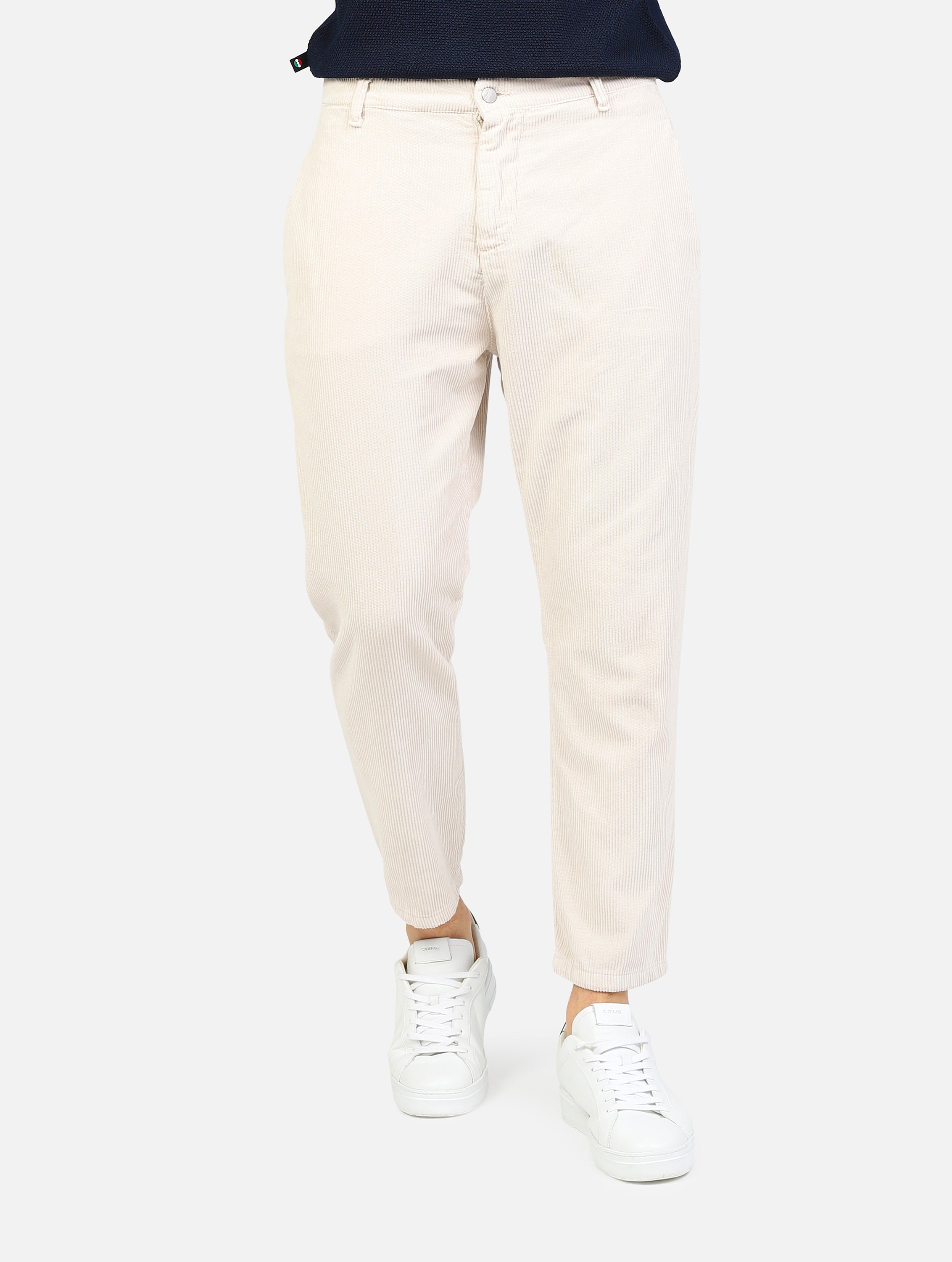 pantalone tapered fit tasca obliqua nella cucitura