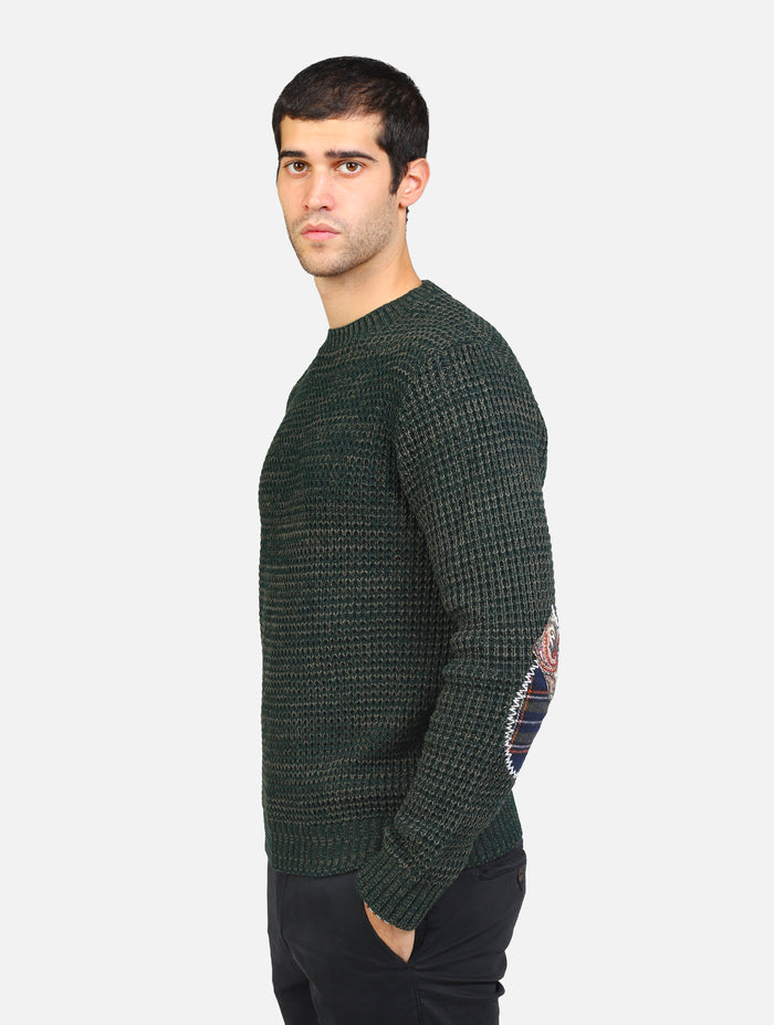 maglione perlato con toppe