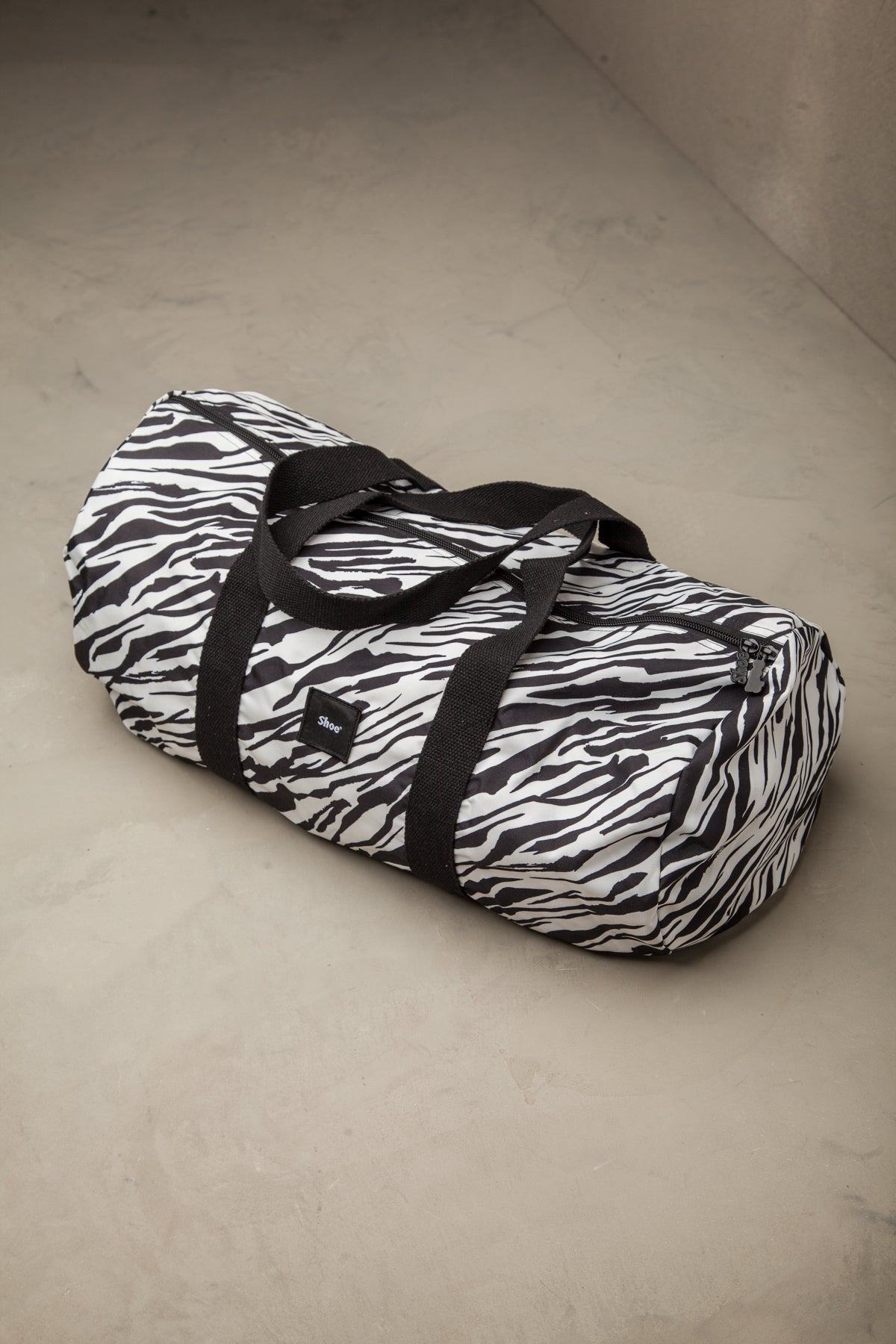 Women's animal print duffle bag. BAG73ZEBRA