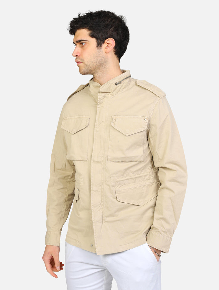 art. gl9693-s25: giubbotto regular fit, collo ad imbuto, vita regolabile, cappuccio a scomparsa e chiusura lampo