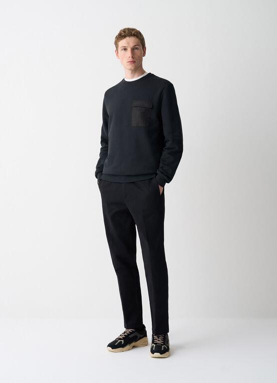 felpagirocollo con tasca applicata al petto