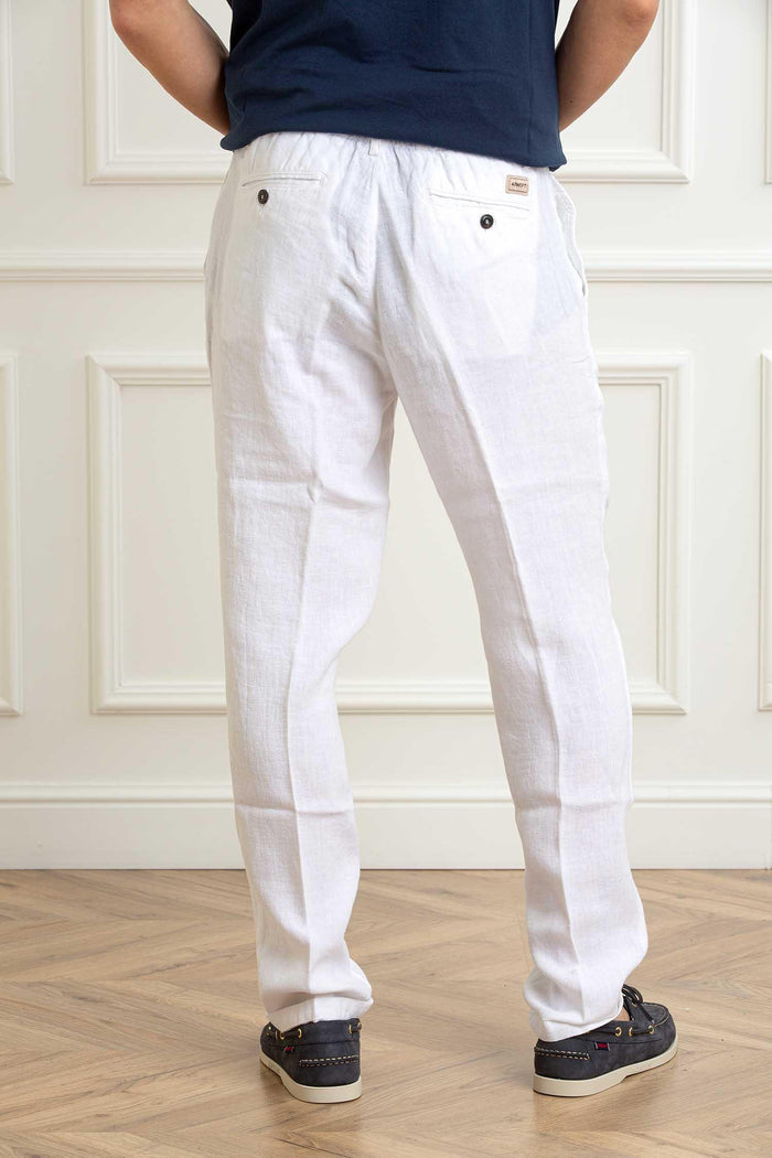 pantalone chino con elastico in cintura e coulisse davanti