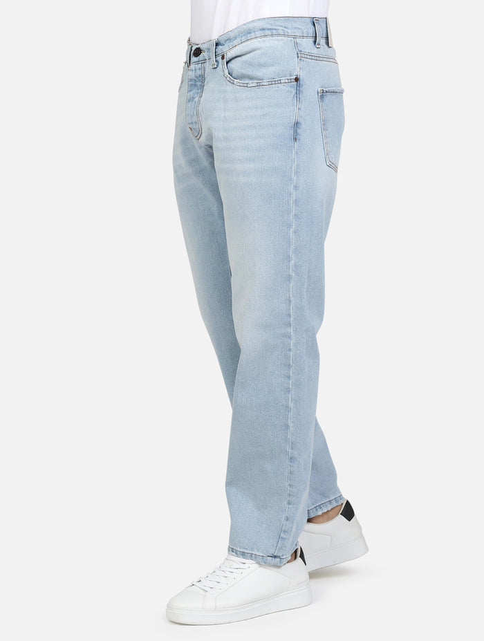 art. cube pe2524: jeans regular con leggere abrasioni sulle tasche