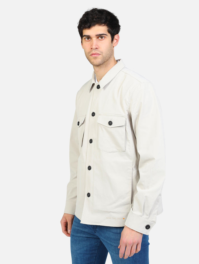 art. d72067m: giubbotto in poliestere chiusura a cinque bottoni e due taschini anteriori, tasche a taglio