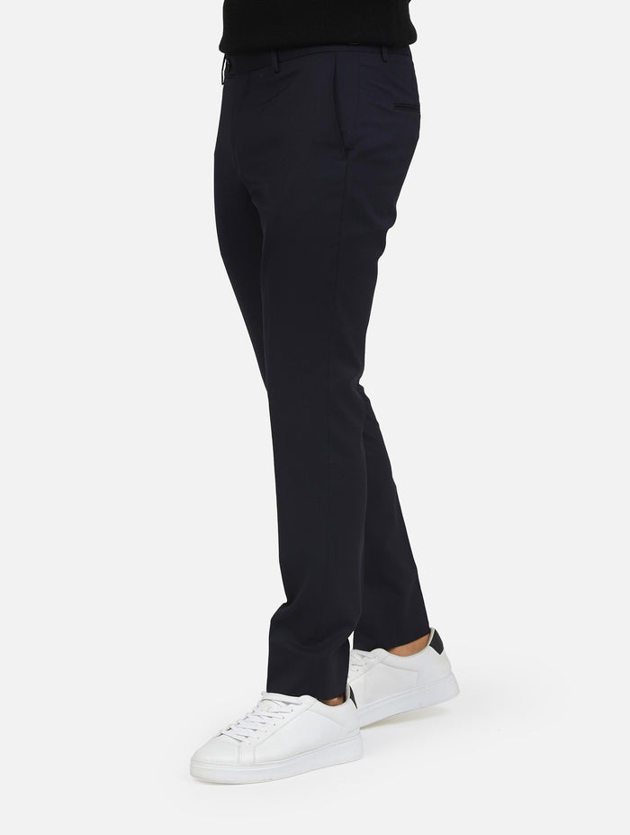 pantalone classico con chiusura a doppio bottone e zip, tasche a taglio