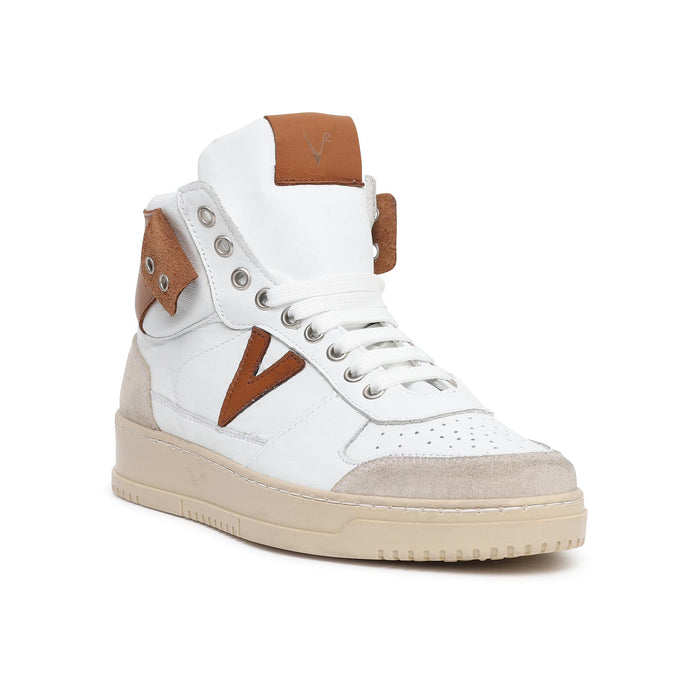 sneakers high college