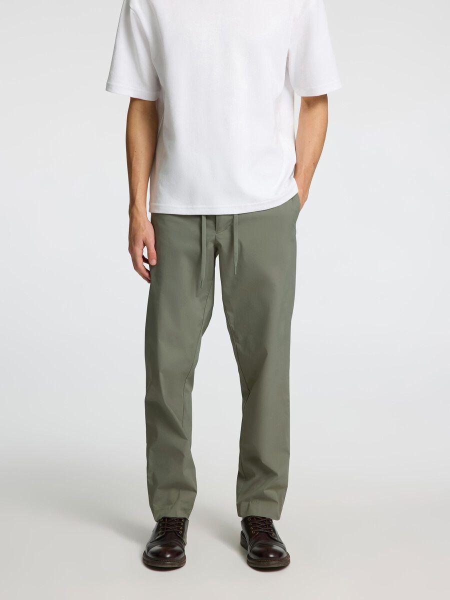 Art 16094570: pantalone regular tapered leroy flex con tasche a taglio vetiver uomo 