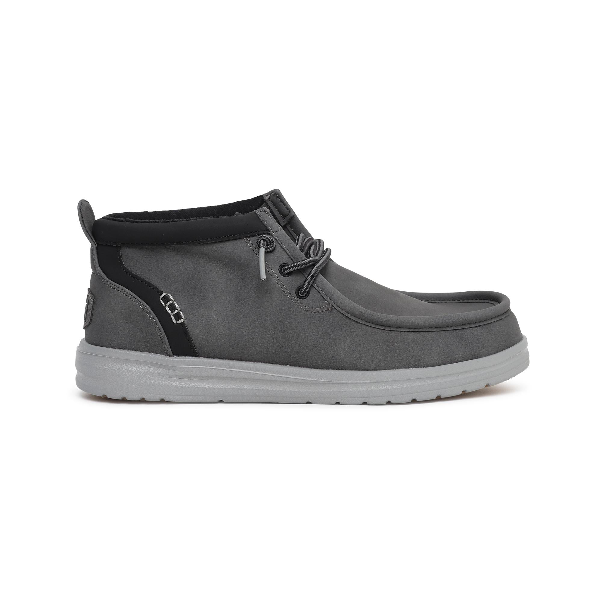 Leggerissimo e traspirante mocassino con tomaia in similpelle e collo in finto camoscio, suola antiscivolo grey-black uomo 