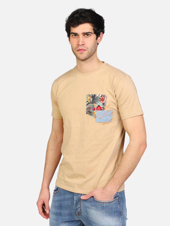 art. tupresab: t-shirt premium girocollo con disegno sul taschino cucito