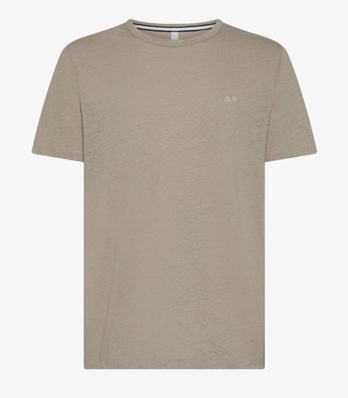 Art t35132: t-shirt jersey in lino con logo ricamato sul petto, girocollo, manica corta stone uomo 