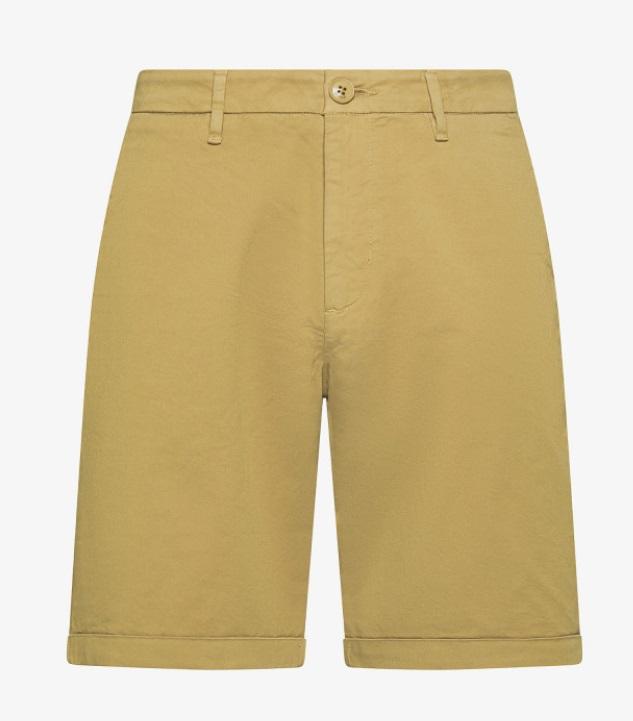 art. b35101: bermuda chino in cotone stretch, con risvolto sul fondo, chiusura con bottone e zip coperta