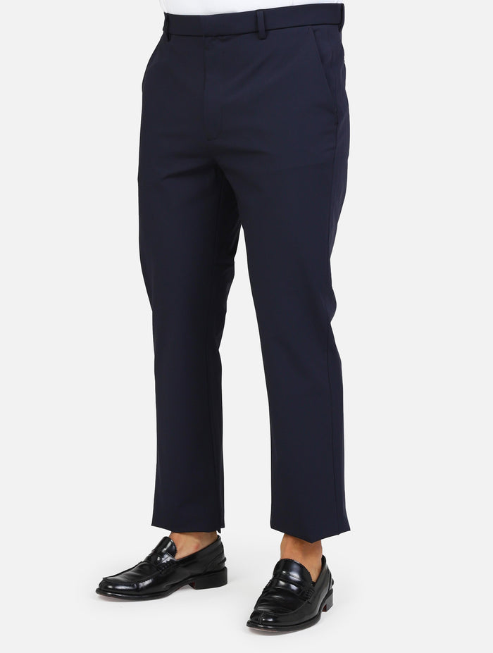 art. pa-mate tech-ss25: pantalone traspirante, leggero e confortevole, con chiusura zip e tasche a taglio