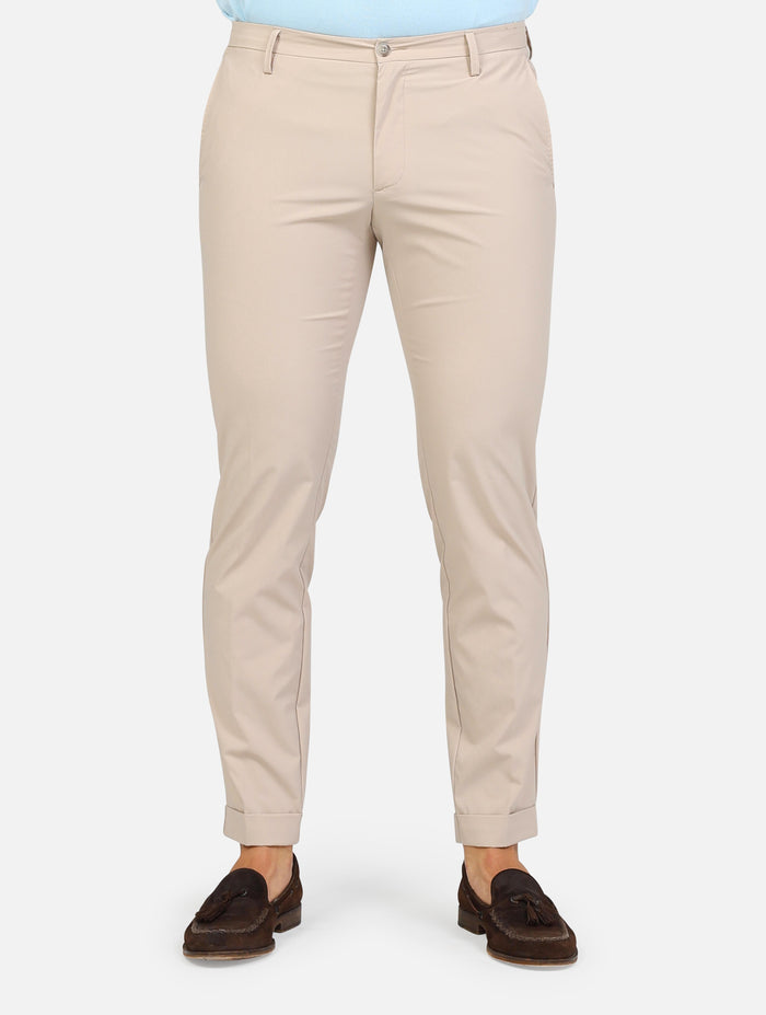 art. a301sasa45tp944: pantalone chino slim fit con tasche posteriori a filetto e risvolto sul fondo