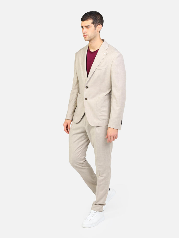 abito classico con giacca con doppio bottone