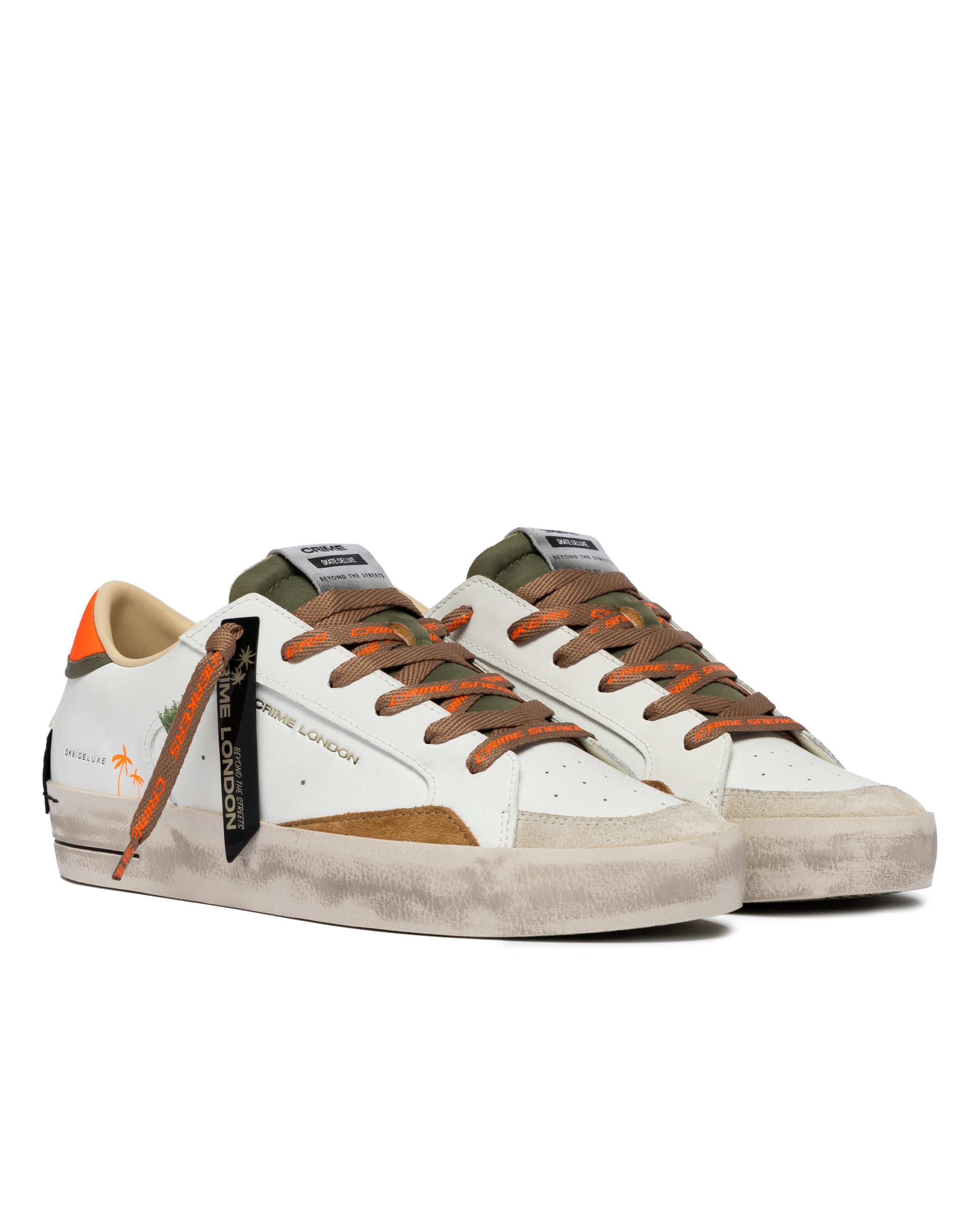 Sneaker realizzata con materiali di alta qualità made in italy<br->tomaia in pelle bianca, dettagli in suede grigio chiaro<br->talloncino in pelle bi bianco uomo 