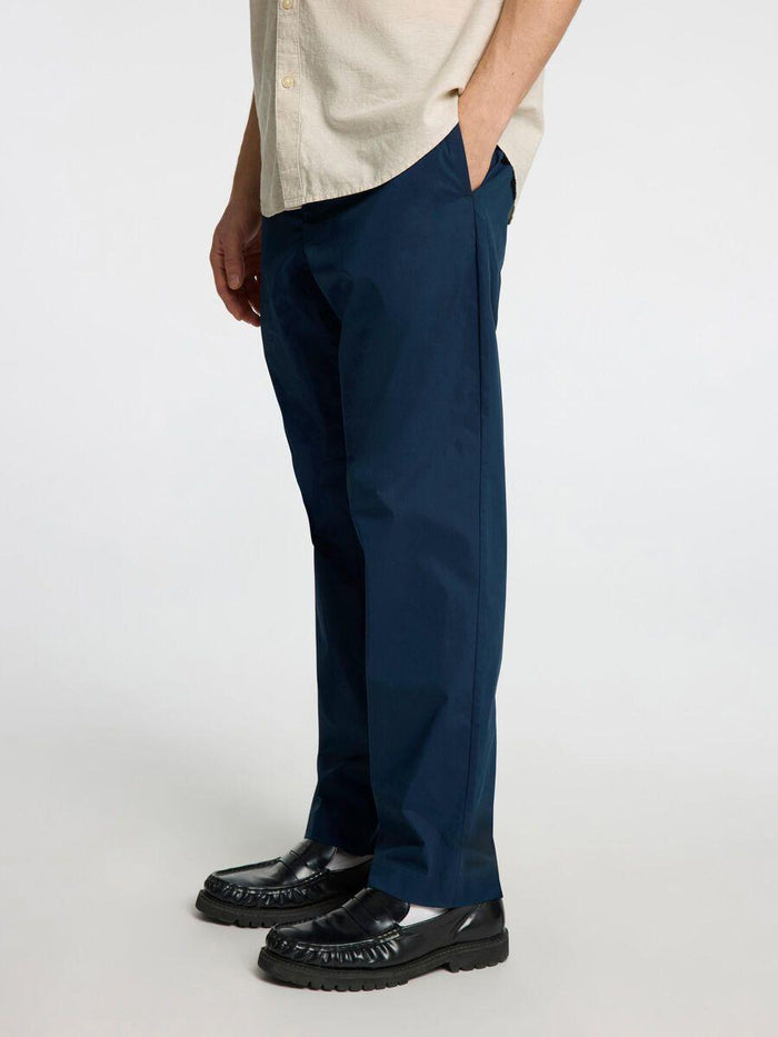 art. 16094570: pantalone regular tapered leroy flex con tasche a taglio