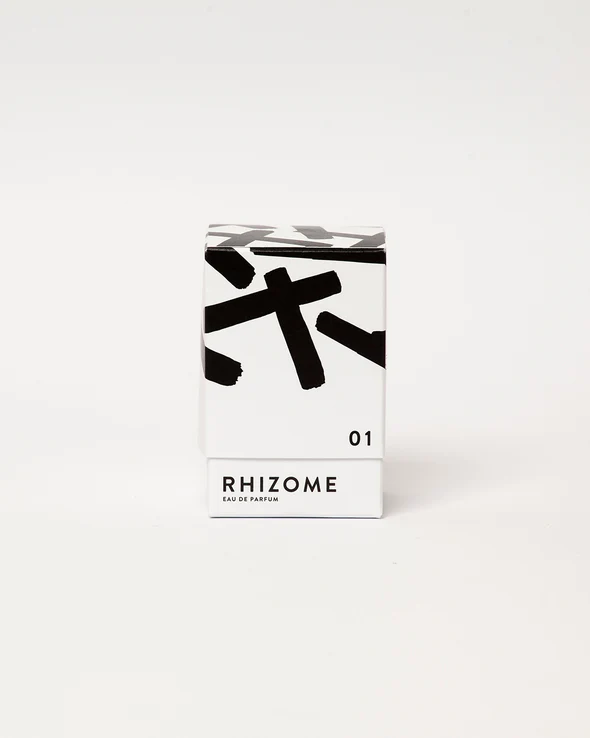 RHIZOME 01 è un'eau de parfum fresca e delicata per uomo e donna