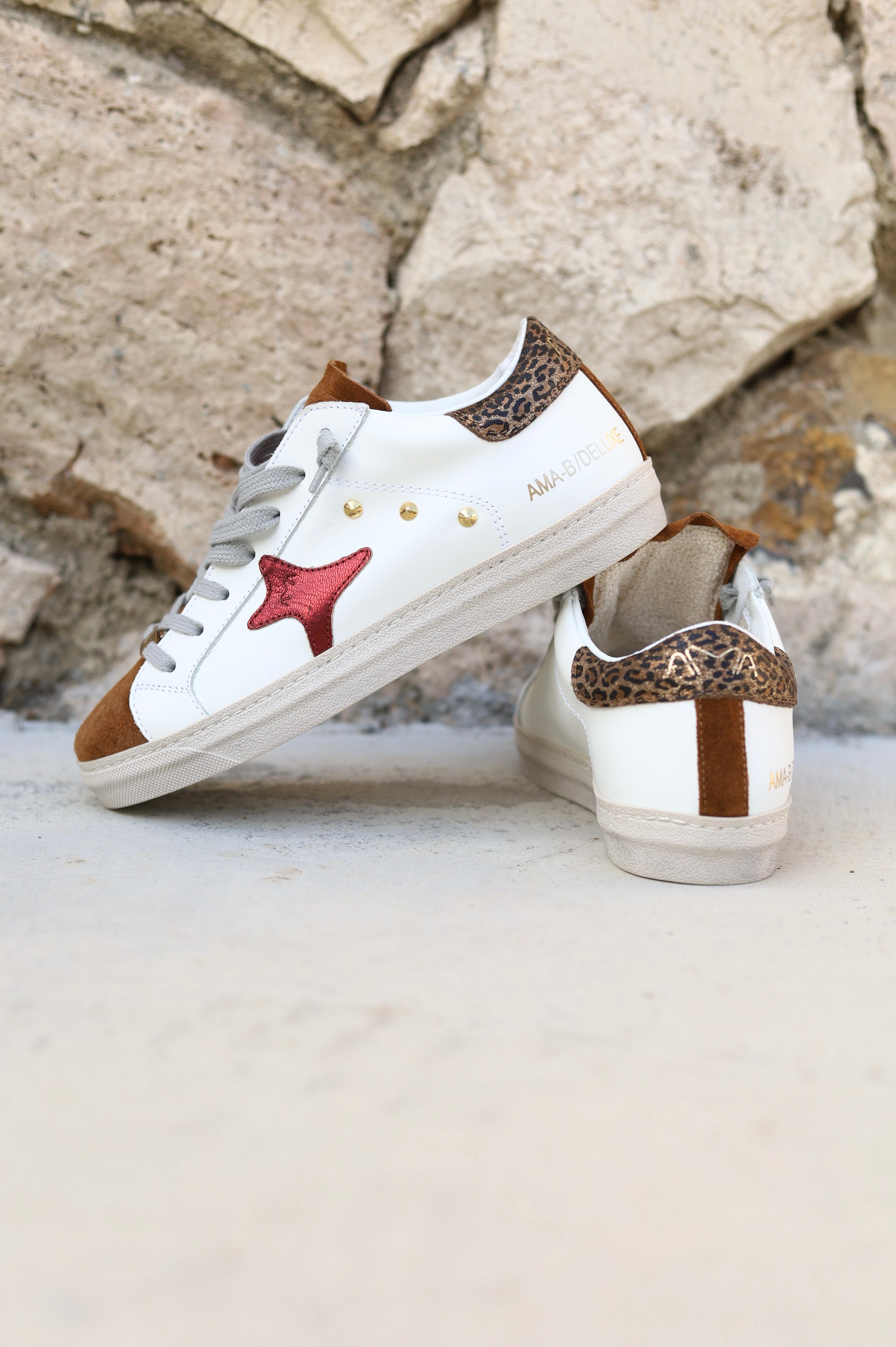 Sneakers in pelle con borchie e tallone leopardato -  bianco-marrone-leopard donna 