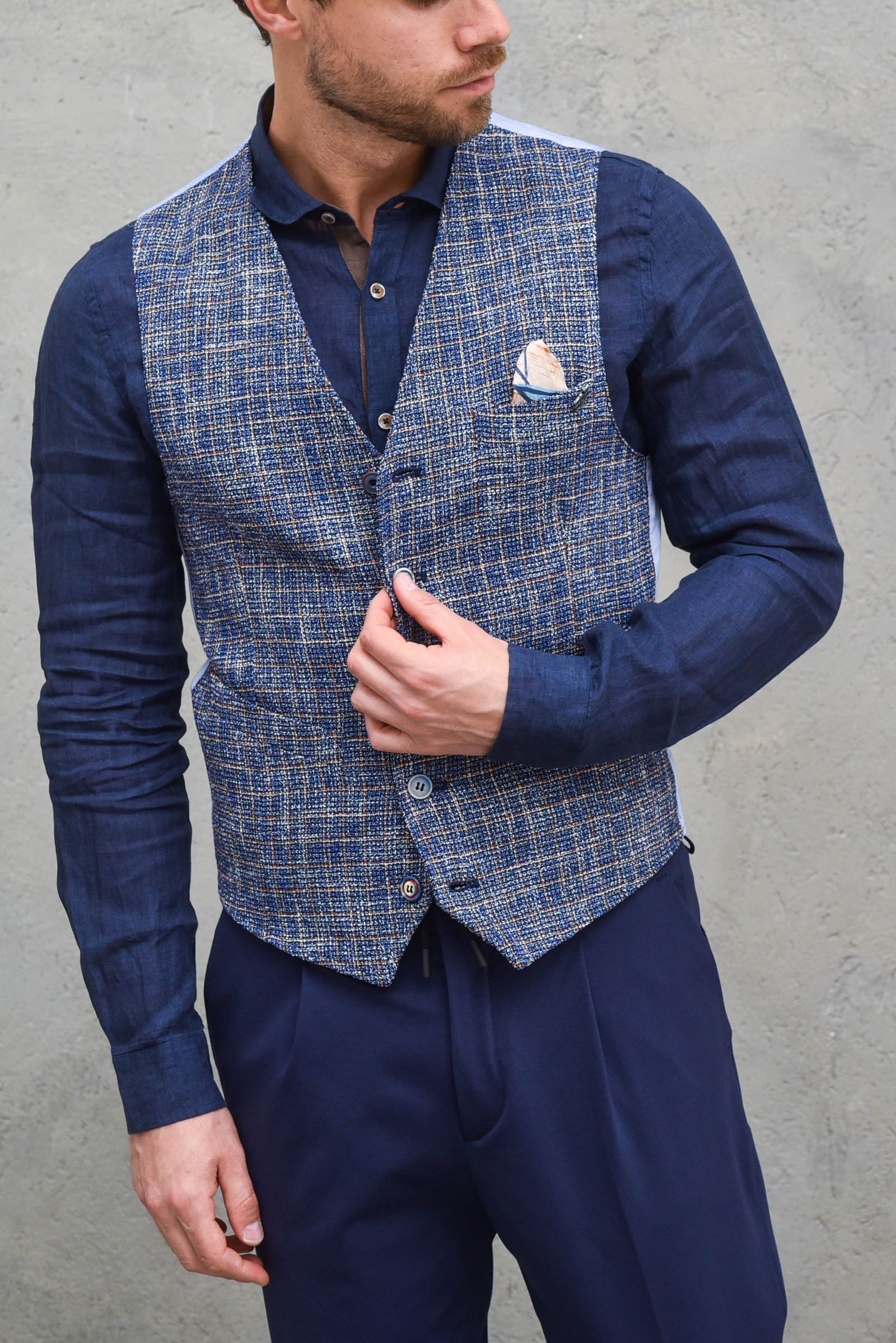 Single-breasted blue squared waistcoat for men  china man  - 1