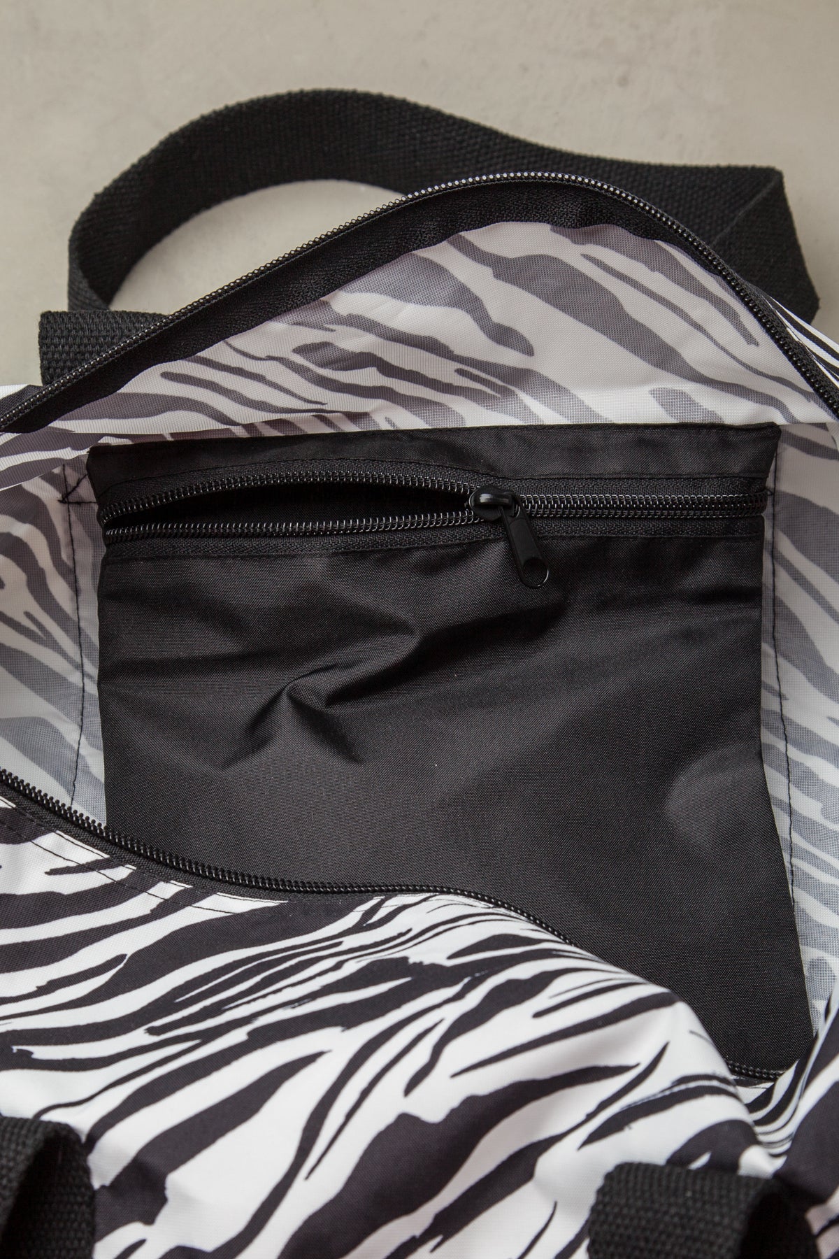 Women's animal print duffle bag  zebra woman  - 4