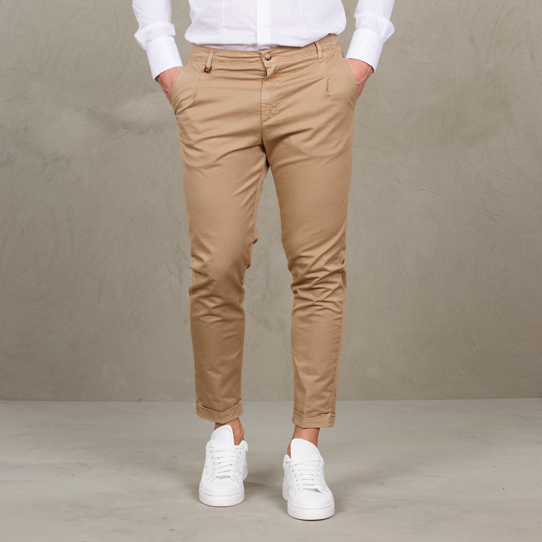 Chinos  trousers with pleats and america pocket -  beige man  - 5