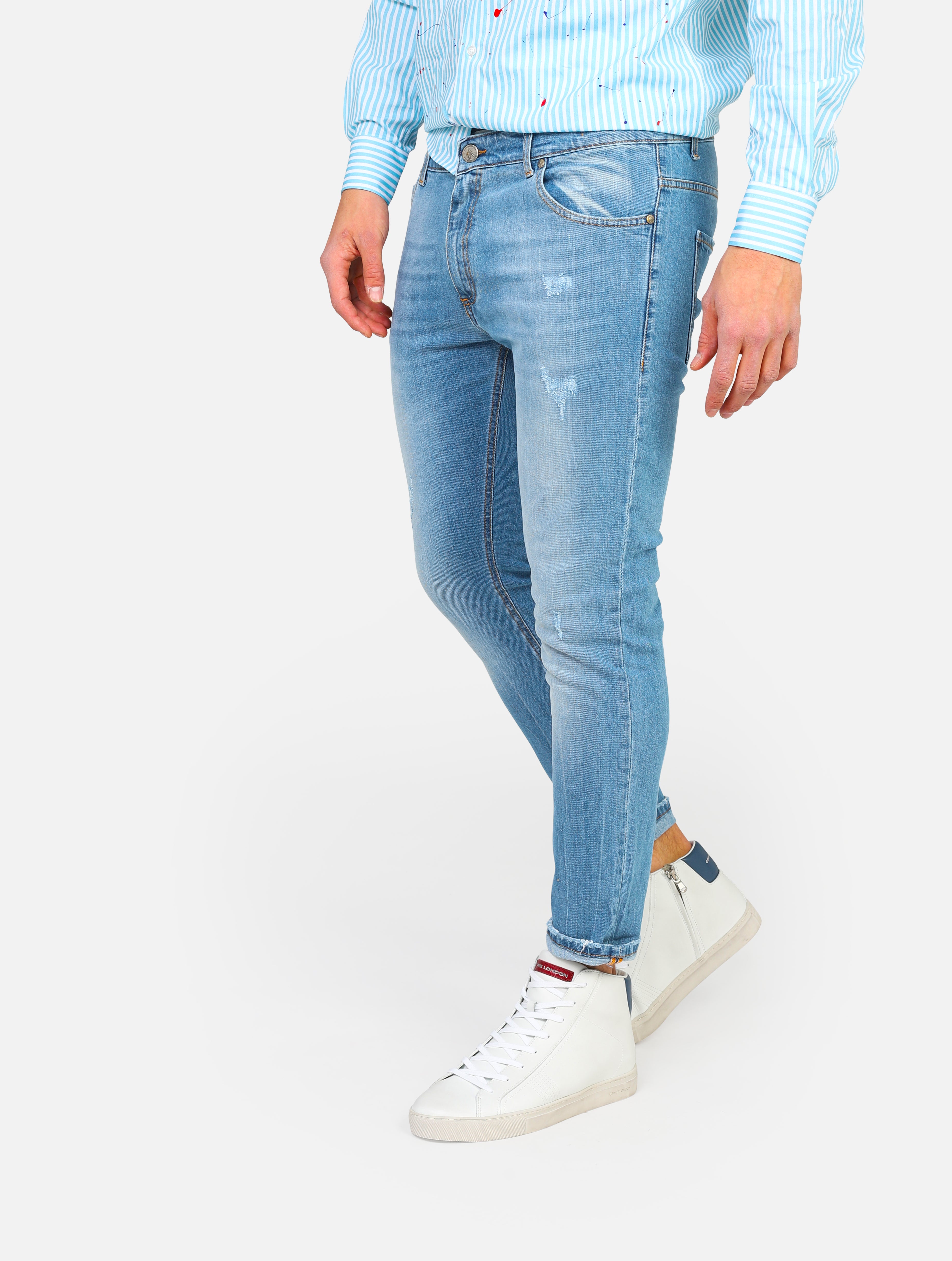Jeans 5 tasche con tasca patch posteriore in fantasia, piccole lacerazioni -  denim man  - 2